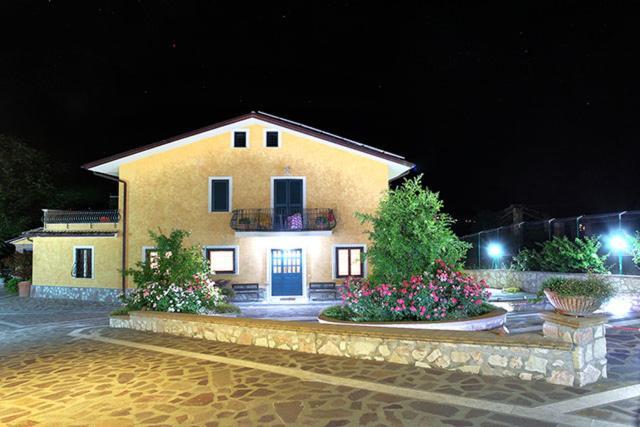 I Due Melograni Agriresort Tarano Exterior foto